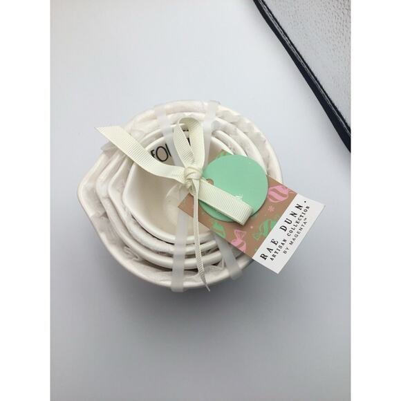 RARE 2024 Rae Dunn Christmas Measuring cups, Peppermint Candy, New! - Picture 2 of 4